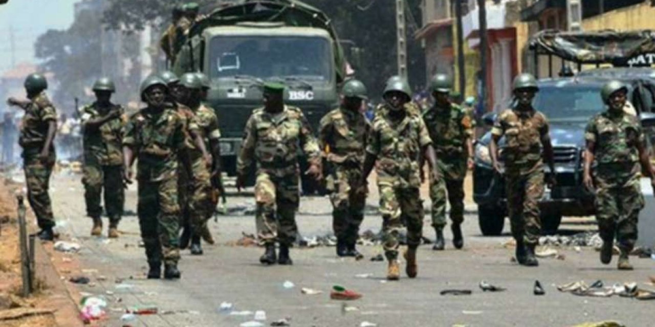 Gine'de askerler darbe bildirisi okudu