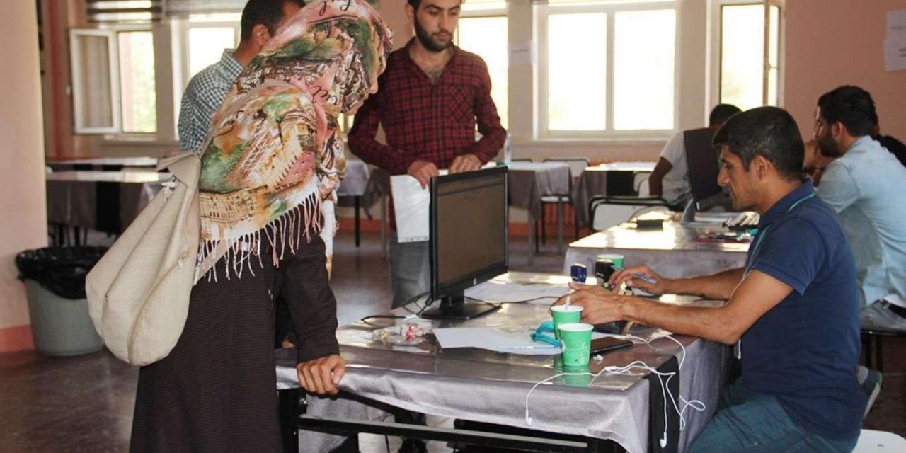 Üniversitelere şahsen başvurular başladı