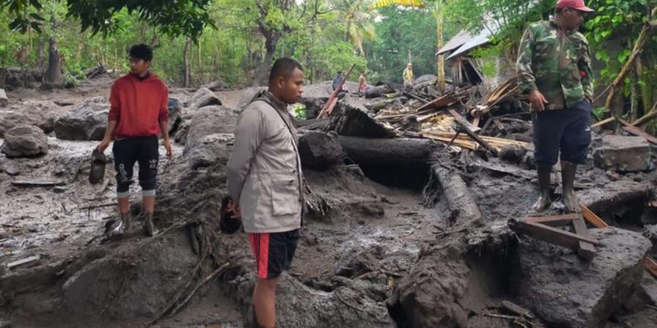 Floods destroy more than 770 houses in Indonesia’s Kalimantan