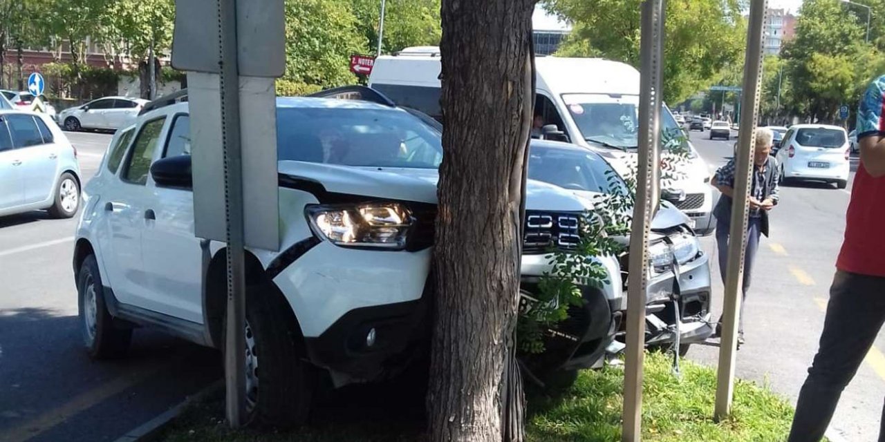 ​Diyarbakır Yenişehir'de maddi hasarlı trafik kazası
