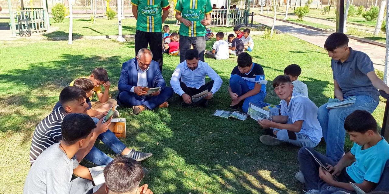 HÜDA PAR Bingöl Gençlik Kolları "Kitap Okuma Etkinliği" düzenledi