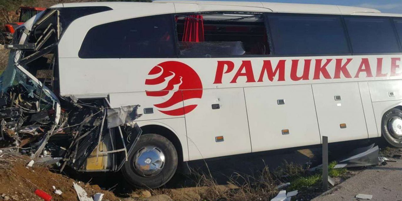 Ankara'nın Çankaya ilçesinde yolcu otobüsü yandı