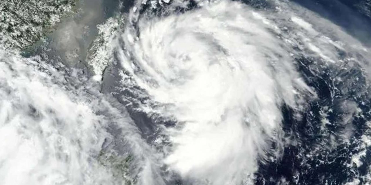 Typhoon Chanthu heads toward Japan