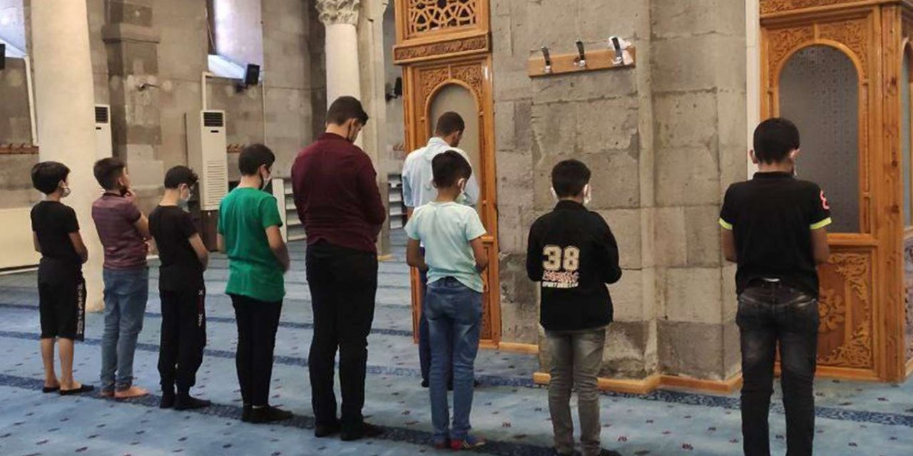 Kayseri’de "Hayat Namazla Güzeldir" etkinliği gerçekleştirildi