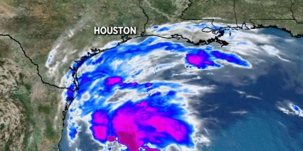 Nicholas tropikal fırtınası ABD'ye yaklaşıyor