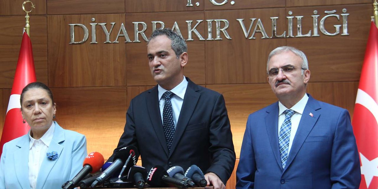 Milli Eğitim Bakanı Özer: Herhangi bir vaka nedeniyle eğitime ara veren okulumuz bulunmamaktadır