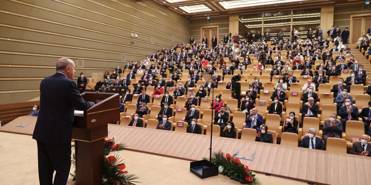 Cumhurbaşkanı Erdoğan: "Medyamızın yüz akları milleti aşağılayan mankurtlar değildir"