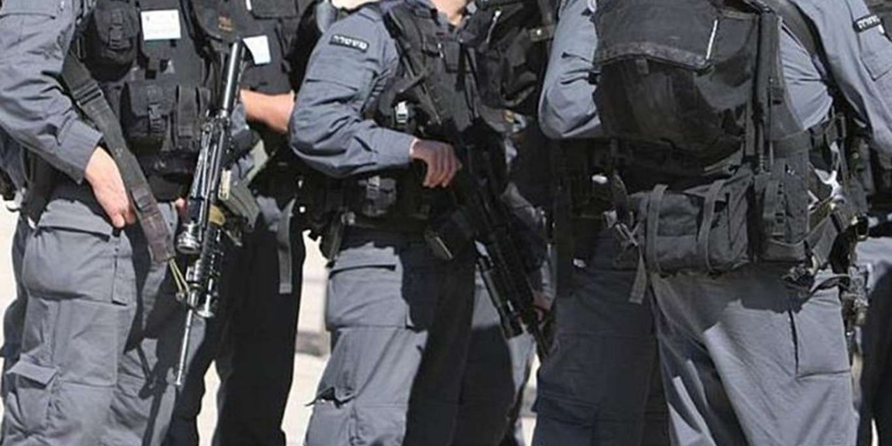 Zionist police arrest Palestinian over alleged stabbing attempt