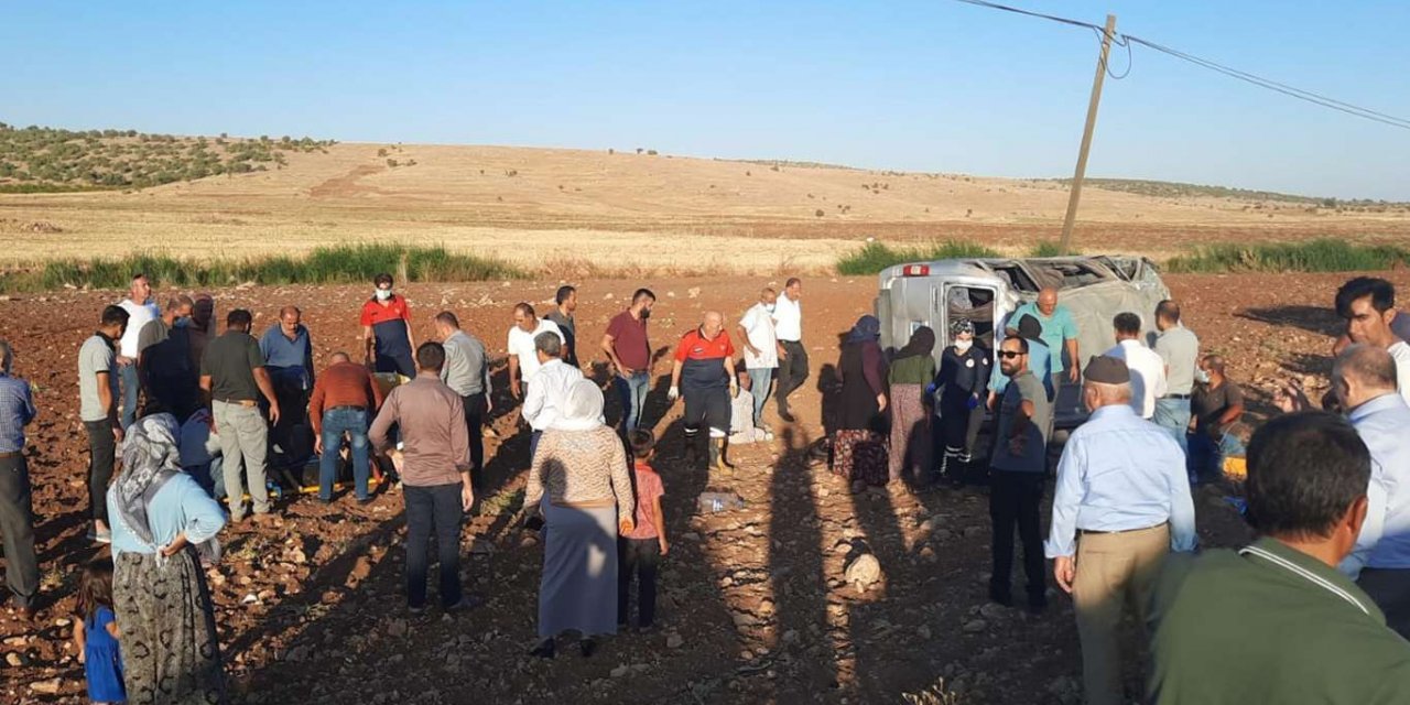 Mardin’deki minibüs kazasında yaralanan kadın hayatını kaybetti
