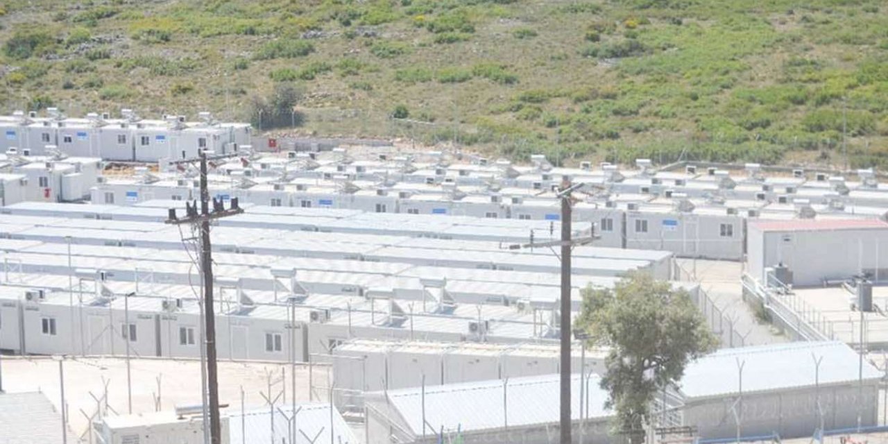 Yunanistan'da cezaevini andıran mülteci kampı açıldı