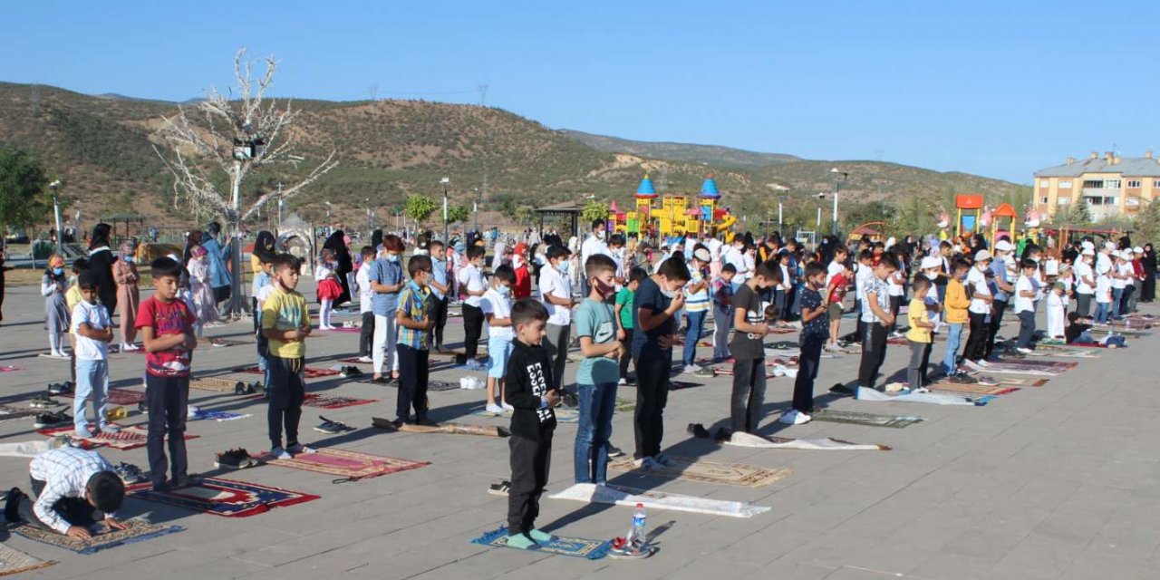 Çocuklar "Hayat Namazla Güzeldir" etkinliğinde buluştu