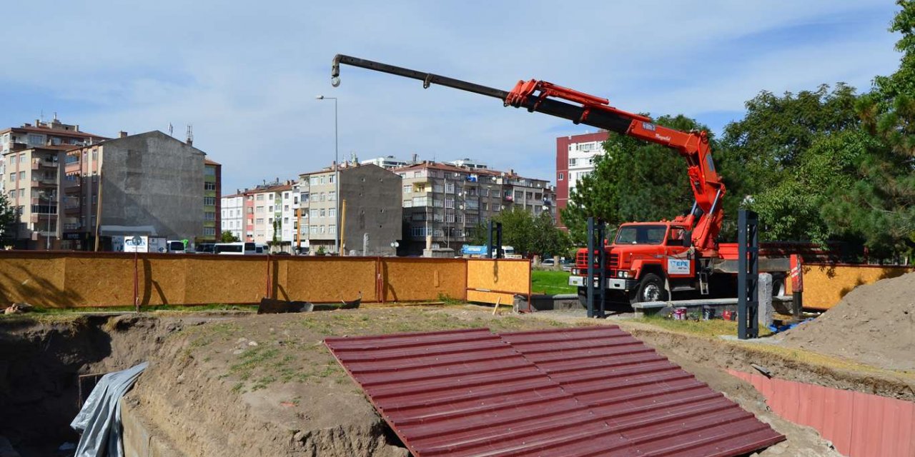 8 asırlık mezarlıkta yapılan kazı çalışmalarında kümbet bulundu