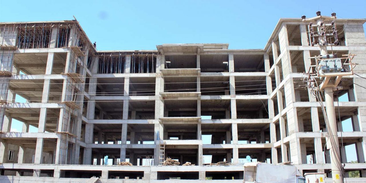 Cizre'de inşaatı devam eden yatılı kız Kur’an kursu yardım bekliyor