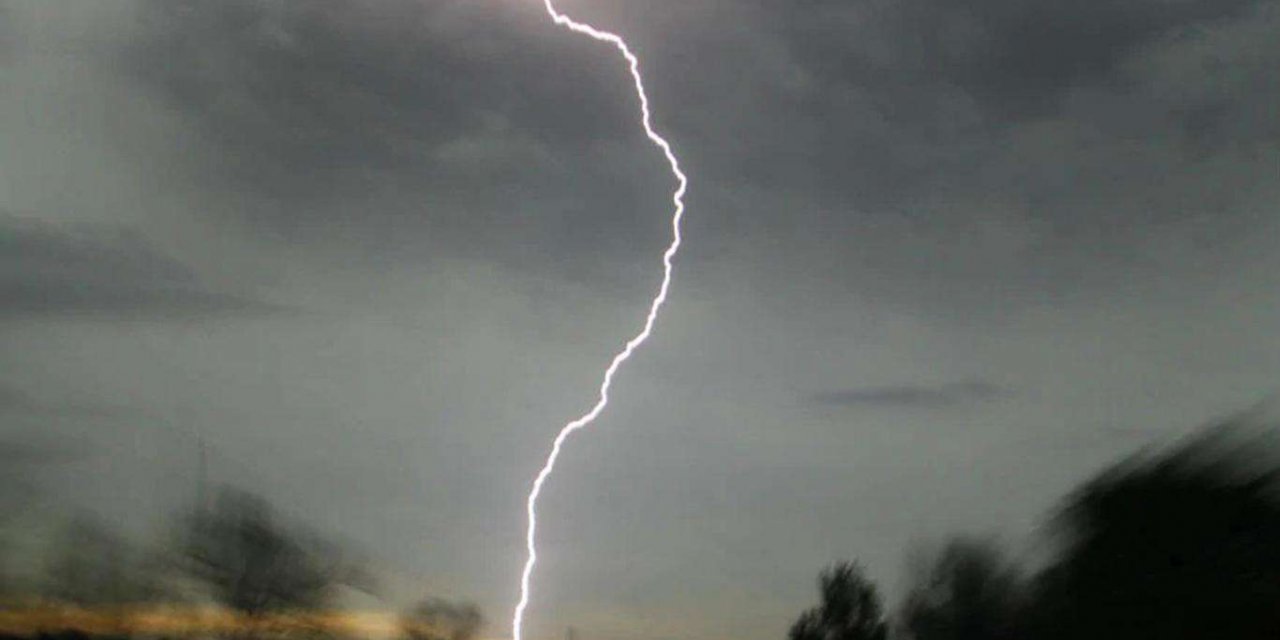 Lightning strike kills 4 people in northwestern Tanzania