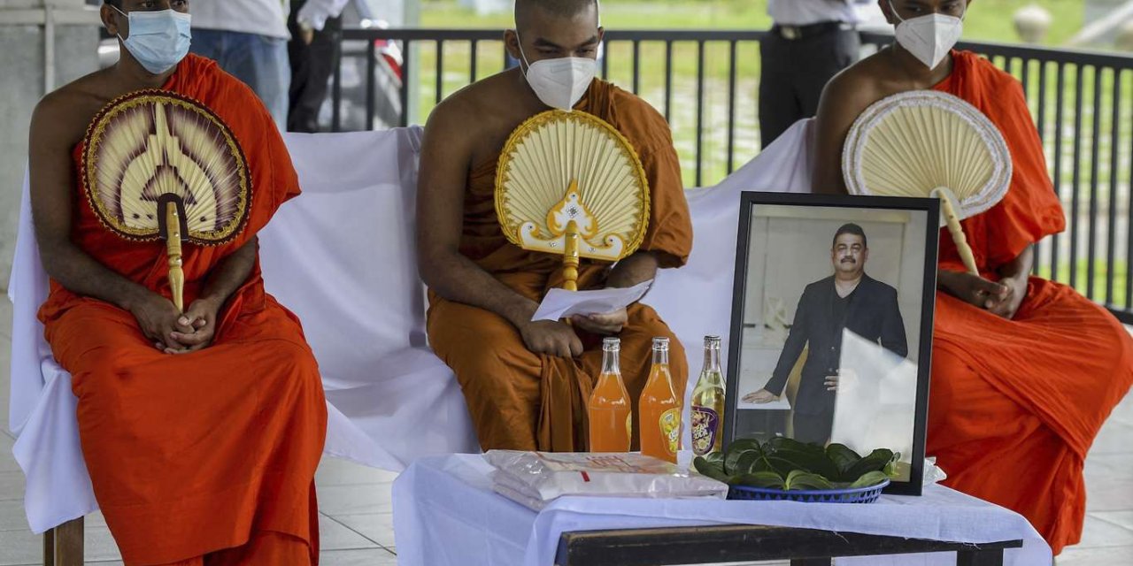 Salgını durduracağını ileri süren Hindu büyücü Covid-19'dan öldü