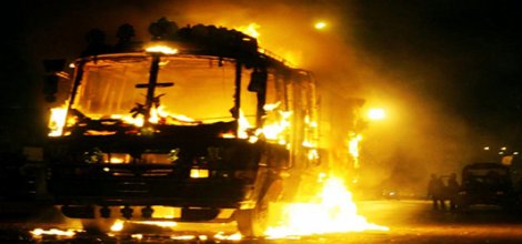 Pakistan'da 20 çocuk yanarak öldü