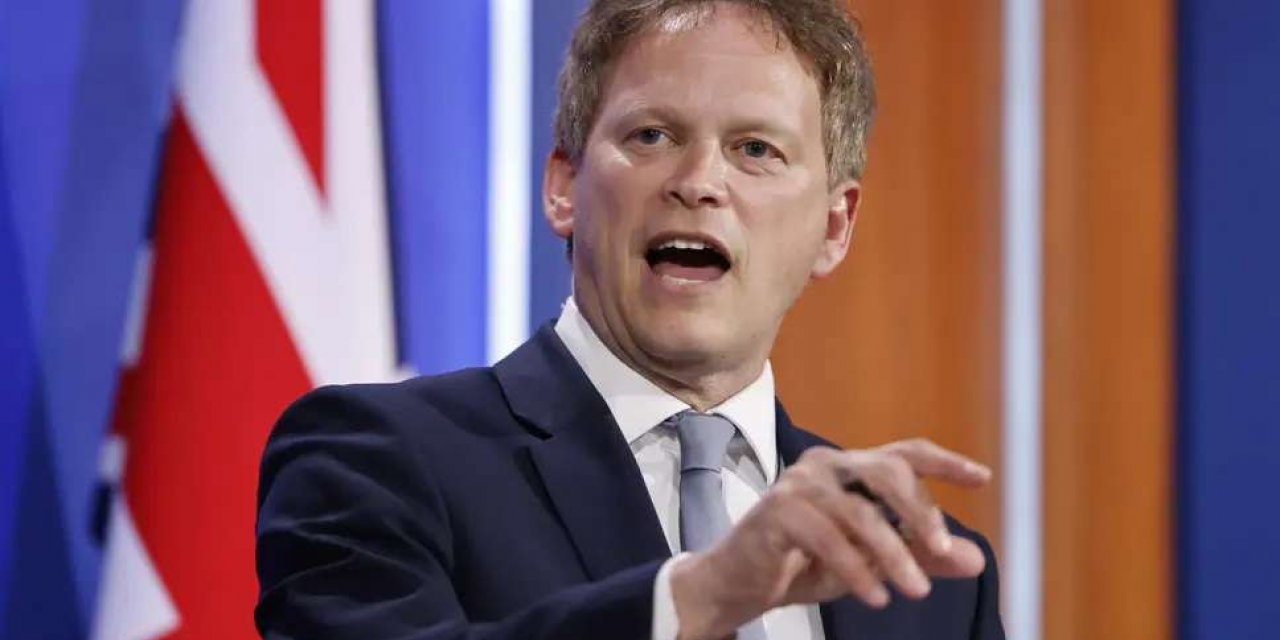 İngiltere Ulaştırma Bakanı Shapps: İhtiyacınızdan fazla benzin almayın