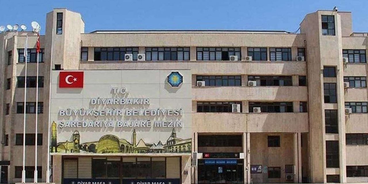 Diyarbakırlı üniversitelilere Diyarbakır Büyükşehir Belediyesinden eğitim desteği