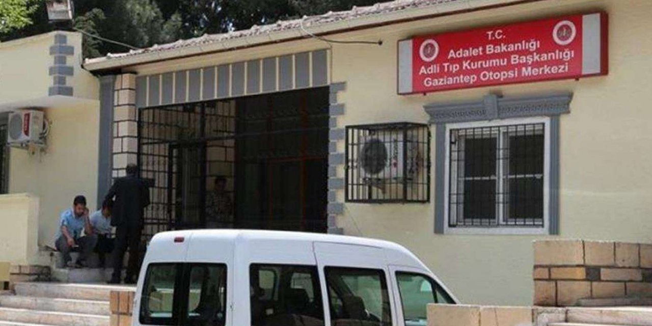 Motosikletiyle duvara çarpan genç hayatını kaybetti