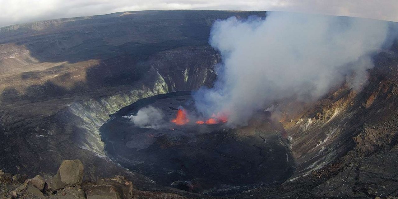 USGS: Hawaii's Kilauea volcano erupting in full swing