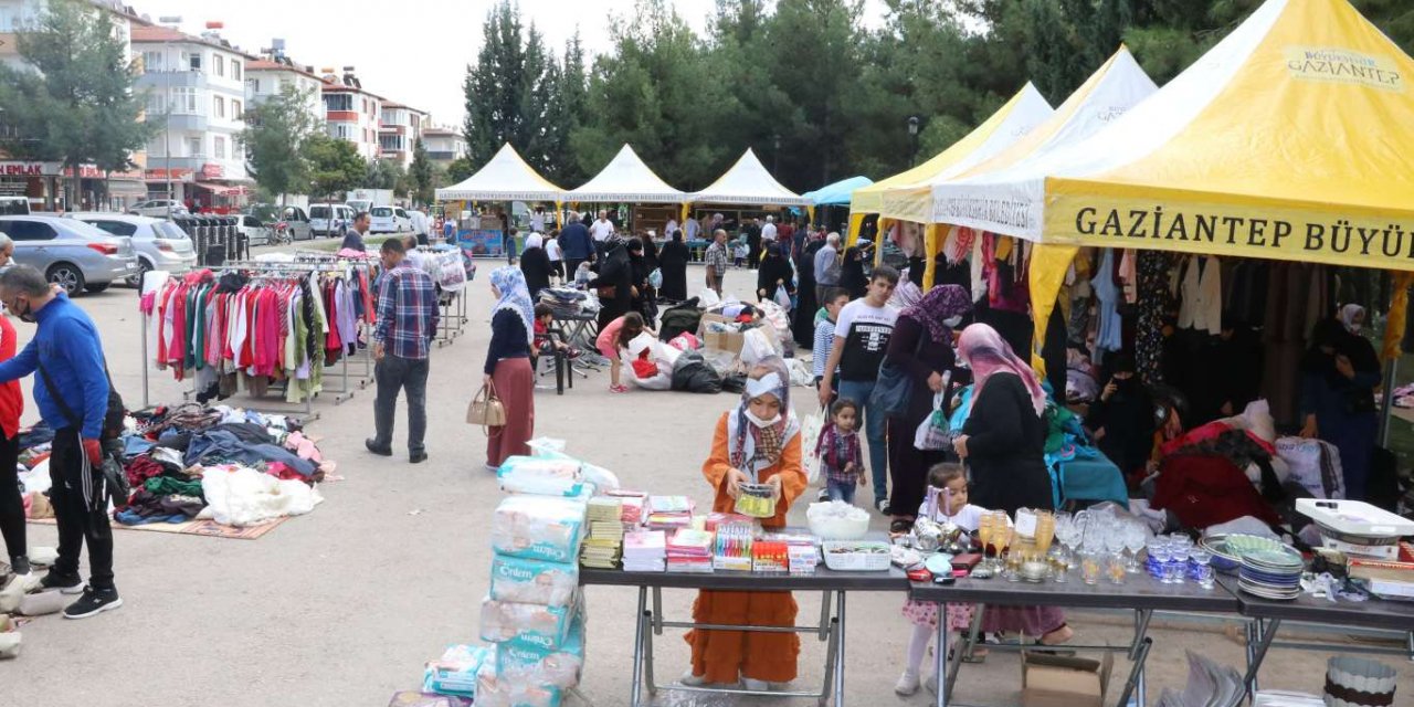 Gaziantep Umut Kervanı'ndan fakir ve muhtaçlar yararına kermes