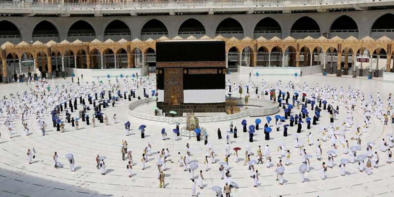 Suudi, 70 yaş üstü kişilere umre kısıtlamasını kaldırdı