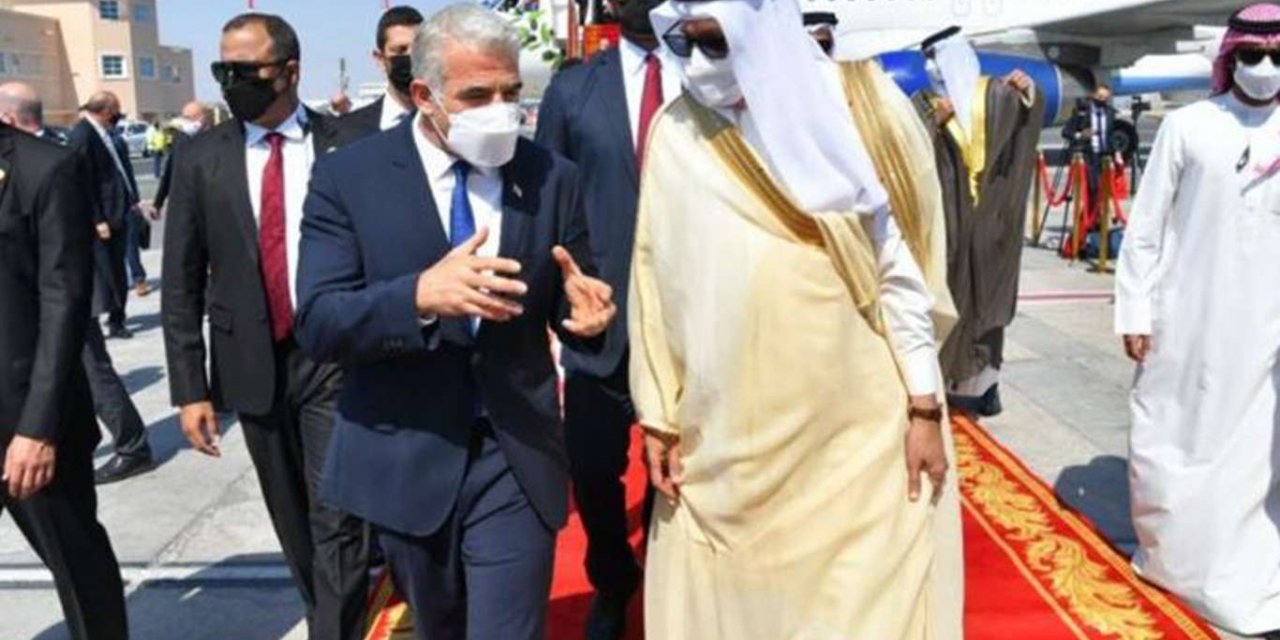 Hamas slams Bahrain for receiving Lapid