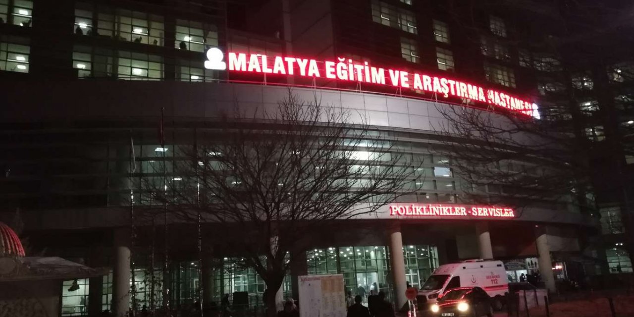 ​Malatya'da madde bağımlısı gencin rehin aldığı hemşireler kurtarıldı