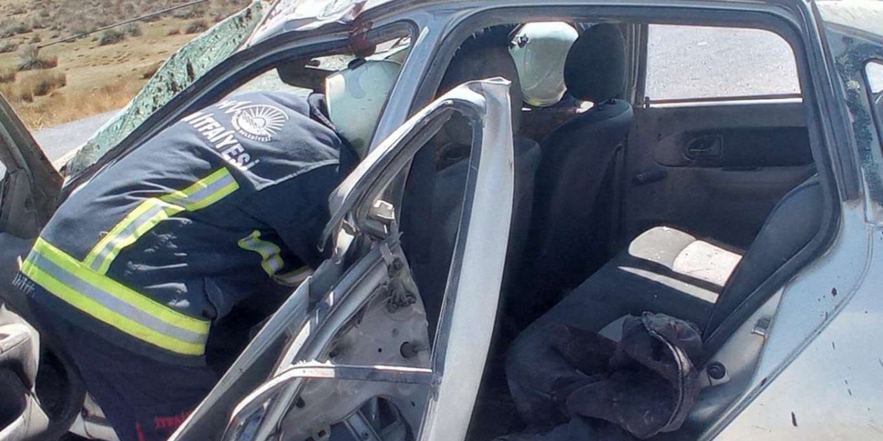 Direksiyon hakimiyetini kaybeden sürücü kaza yaptı