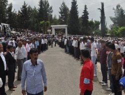 Şeyh Halid Türbesi ziyaretçi akınına uğradı