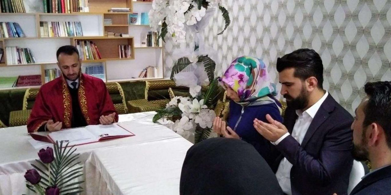 Müftülüklerde 38 bin resmi nikâh kıyıldı