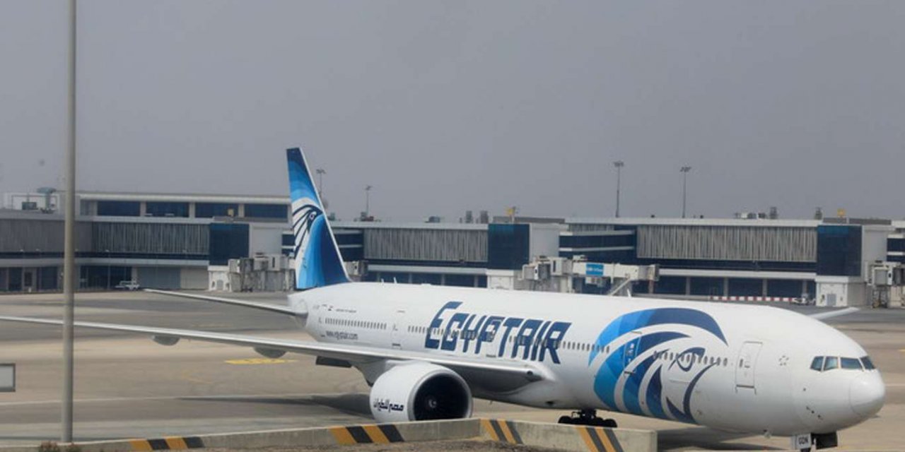 Mısır Hava Yolları, işgal rejimine ilk uçuşunu gerçekleştirdi