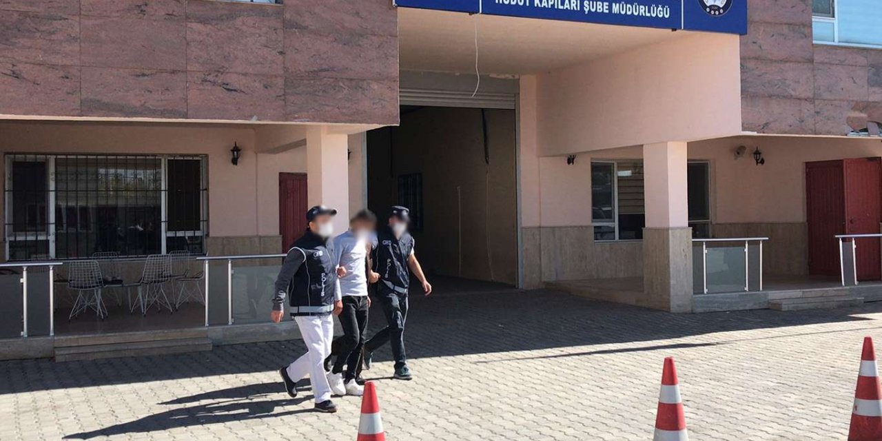 Van'da 24 göçmen kaçakçısı organizatör yakalandı