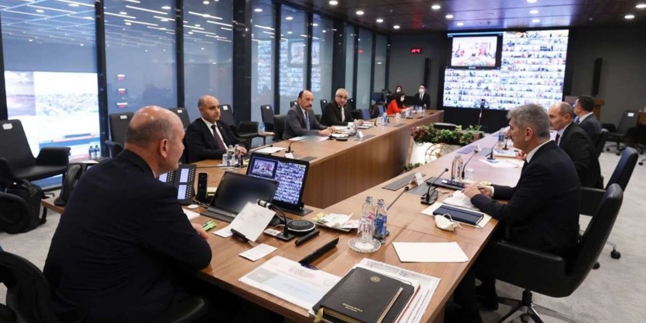 Bakan Soylu 81 ilin emniyet müdürüyle video konferansla görüştü
