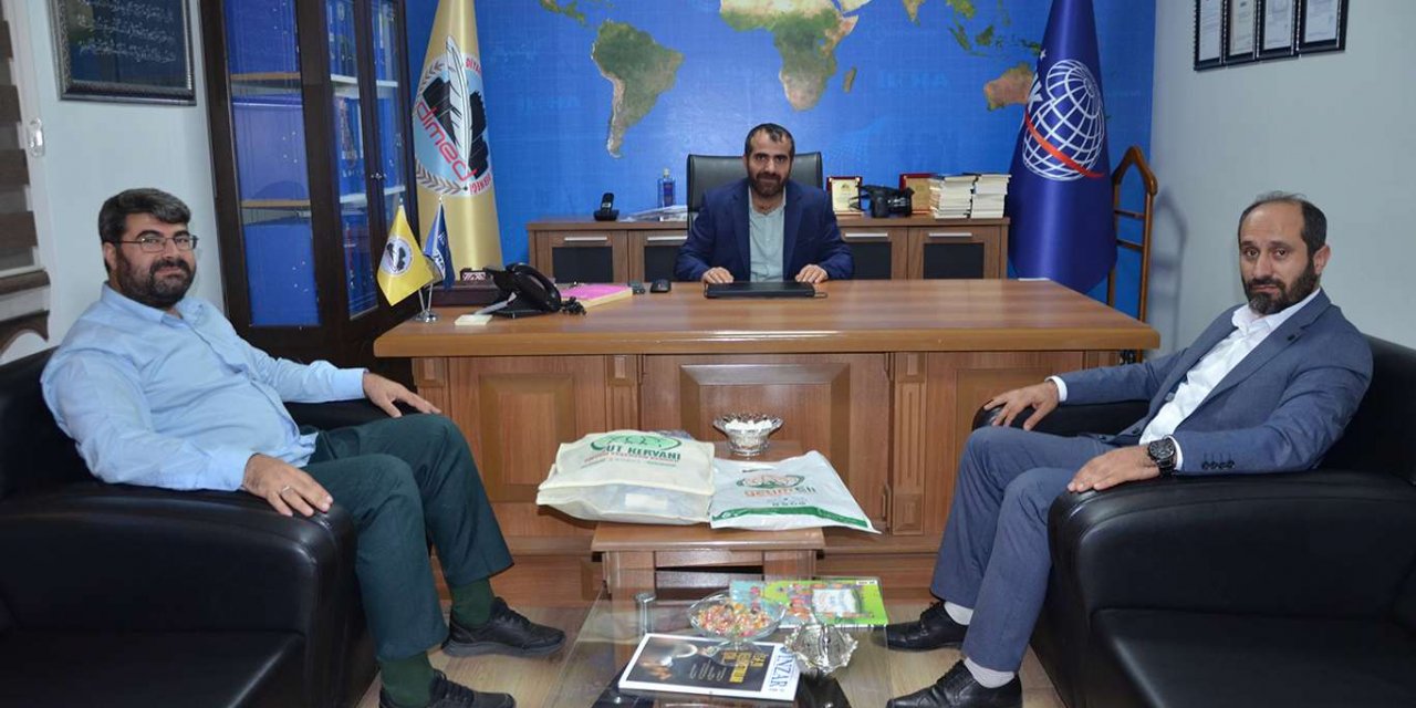 Umut Kervanı ve Avrupa Yetim Eli'nden İLKHA'ya ziyaret