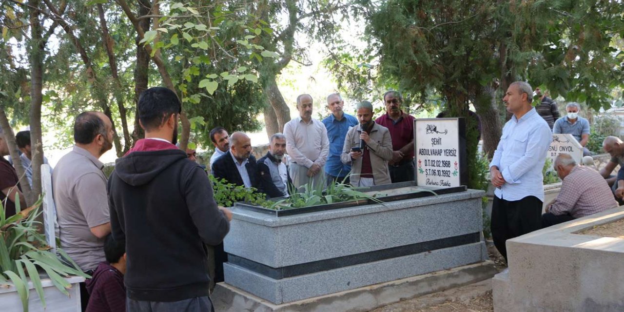 Şehid Öğretmen Abdulvahap Yersiz Hoca kabri başında yad edildi