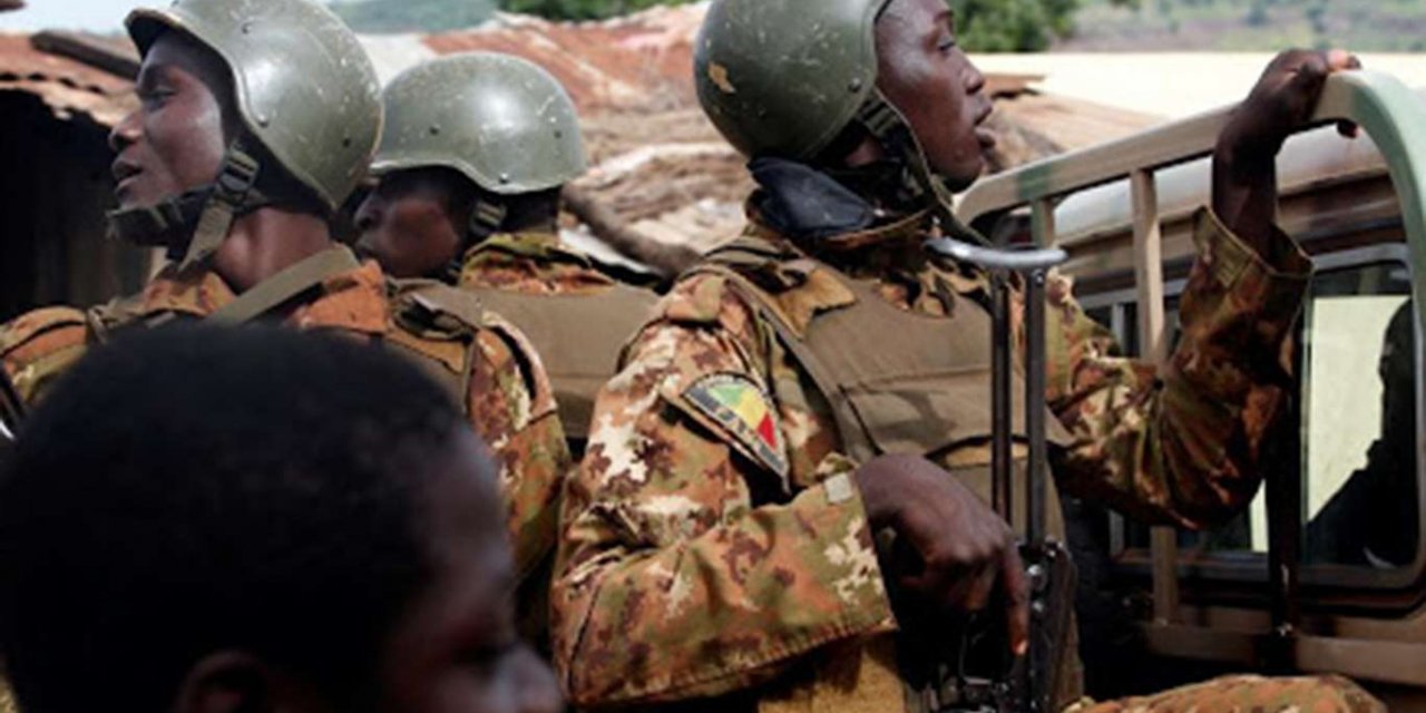 Mali'de askeri konvoya saldırı: 10 ölü