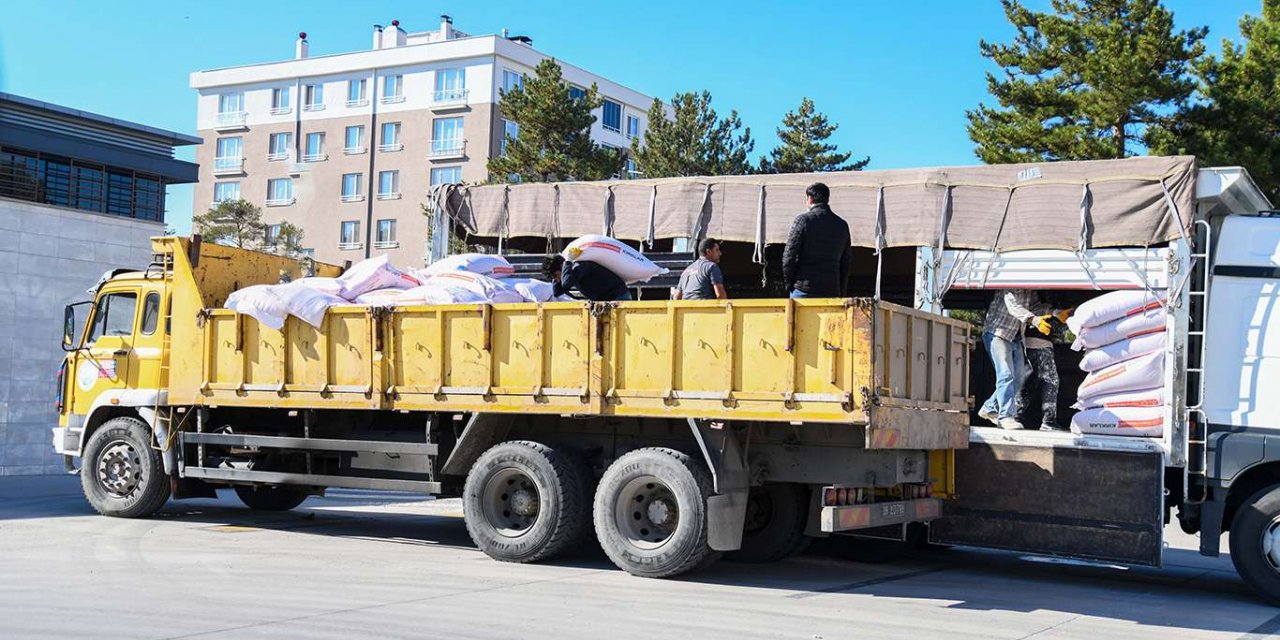 Kayseri'de "Çayır Mera Islah ve Amenajman Projesi" kapsamında tohum dağıtımı yapıldı