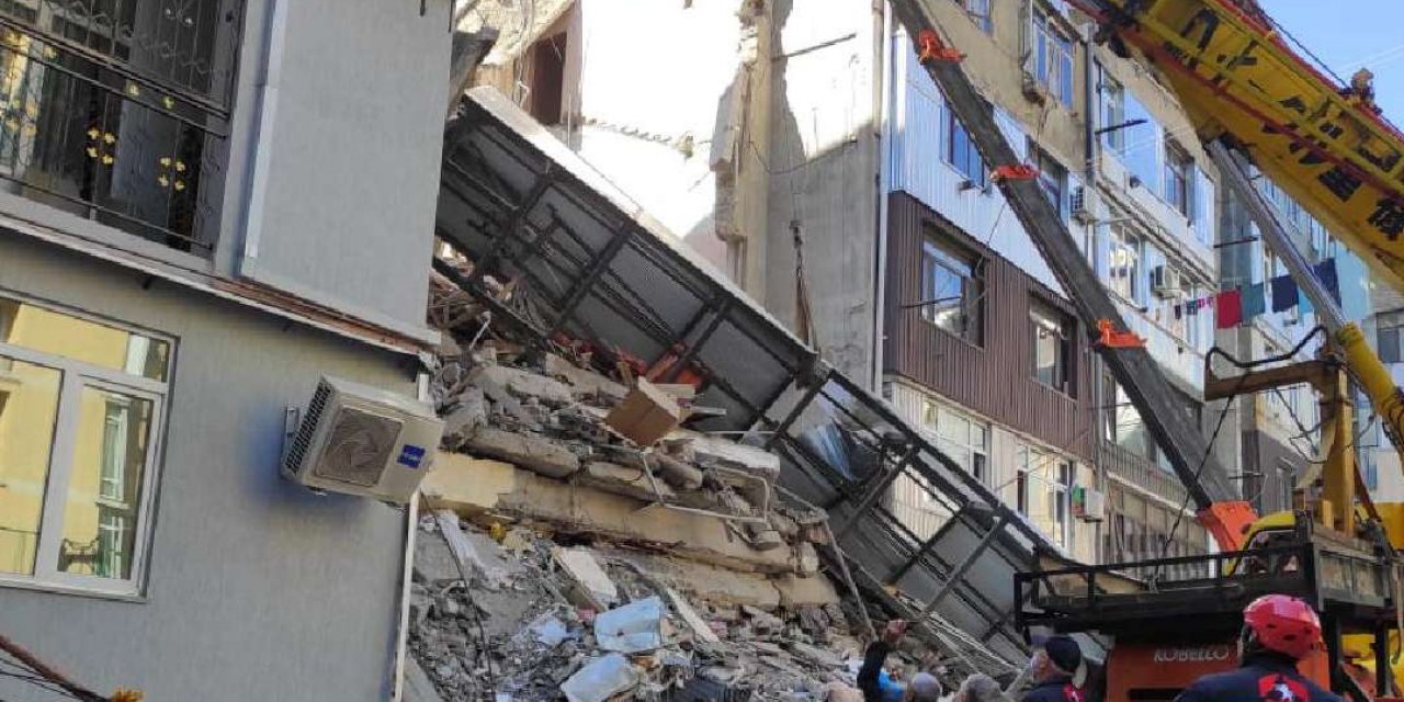 Gürcistan'da çöken binanın enkazı altında 15 kişi kaldı