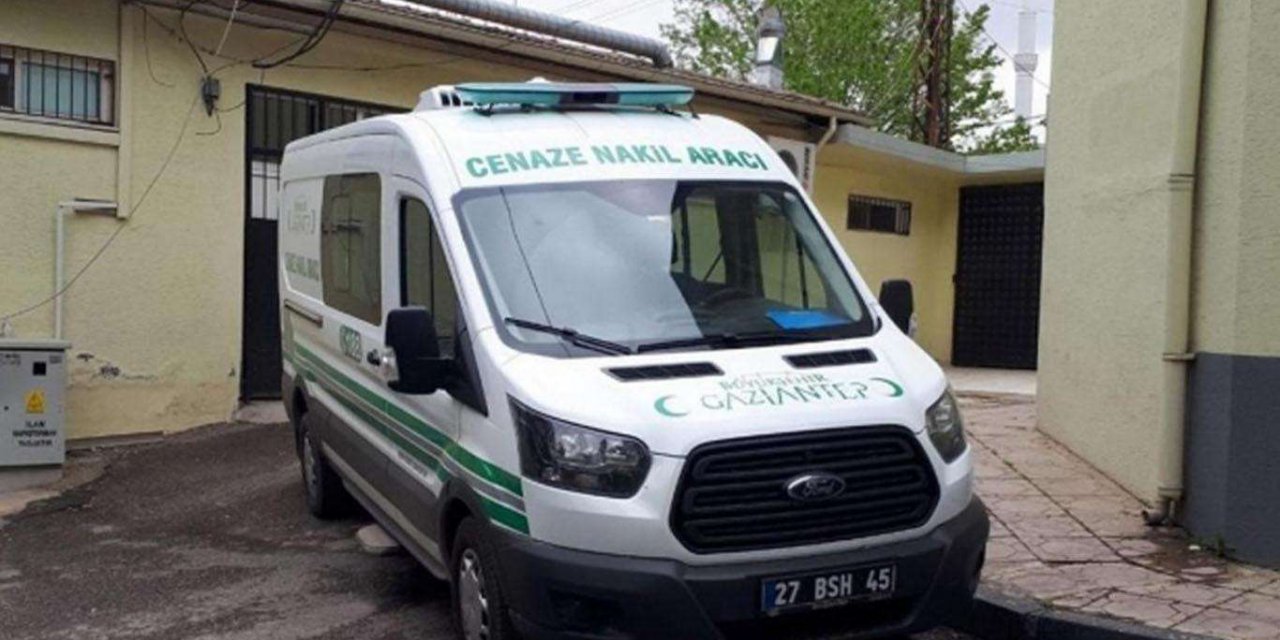 Motosiklet ile otomobil çarpıştı: Bir ölü