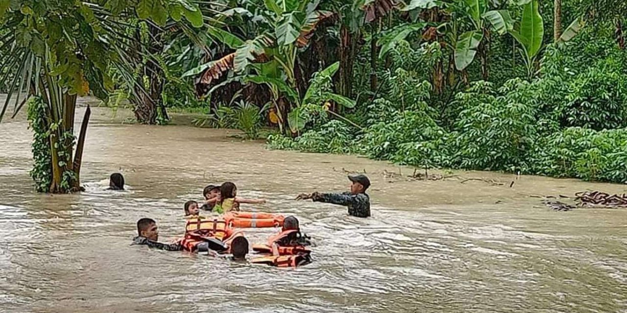 Filipinler'de tropik fırtına nedeniyle 13 kişi öldü