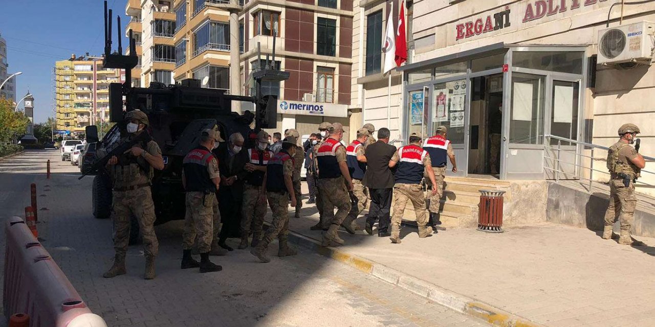 Diyarbakır'da 17 yıldır aranan şahıslar yakalandı