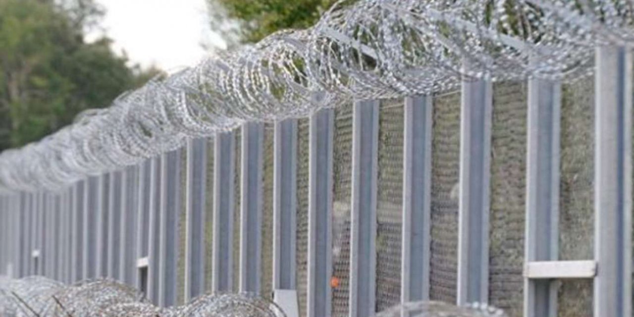 Poland to build wall to prevent migrants crossing from Belarus