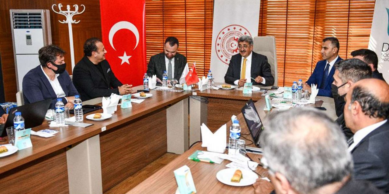 Tekstil sektöründeki İzmirli yatırımcılar Van'a geldi