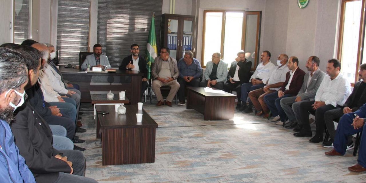 HÜDA PAR Diyarbakır'da iki aile arasındaki husumeti sona erdirdi