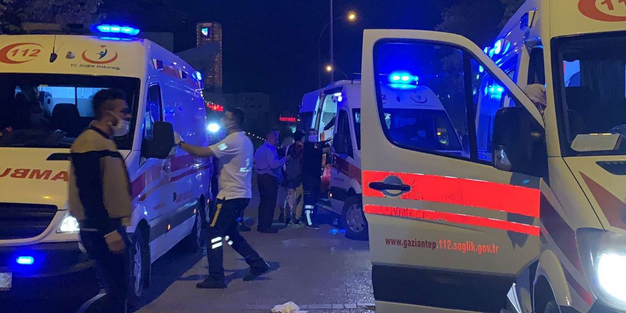 Gaziantep'te iki otobüsün çarpıştığı kazada 9 kişi yaralandı