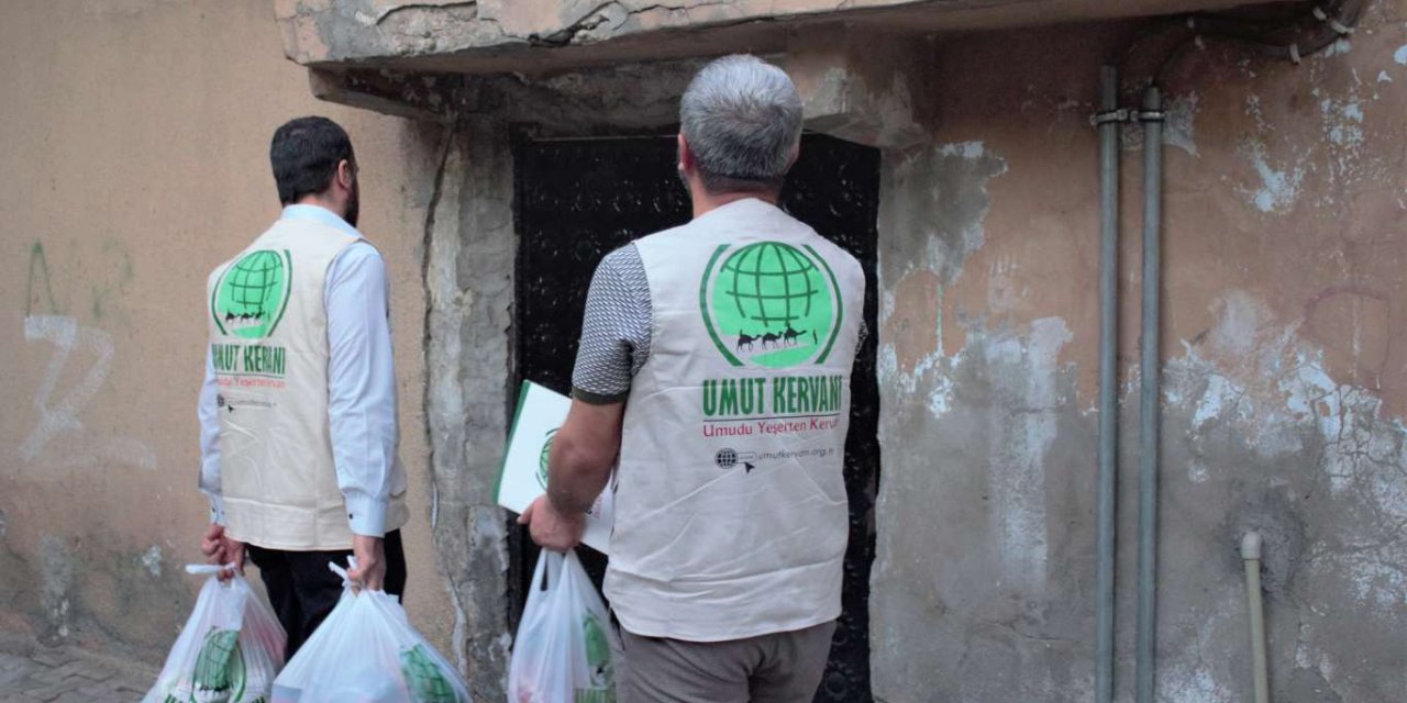 Cizre Umut Kervanı Mevlid Kandili münasebetiyle onlarca aileye yardımda bulundu