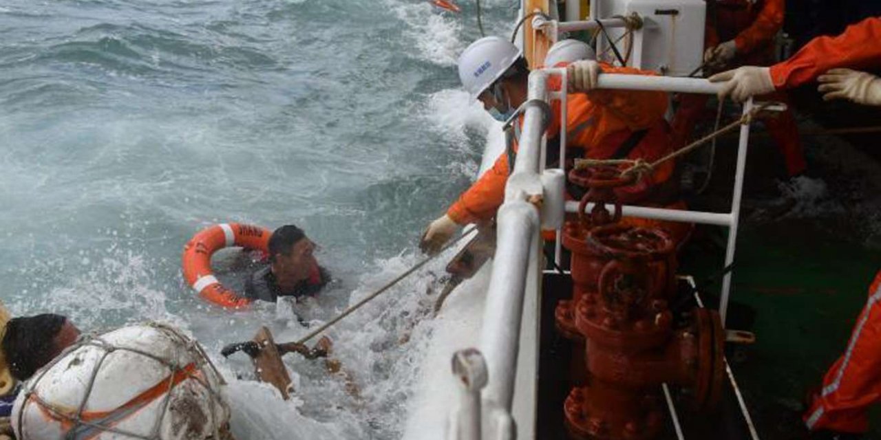 Çin'de balıkçı teknesi battı: 11 kayıp