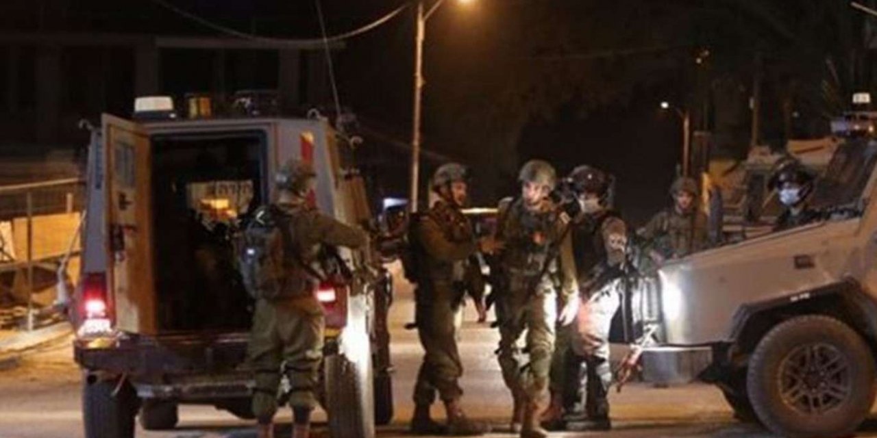 İşgalci siyonistler 2 Filistinliyi yaraladı, 3'ünü alıkoydu