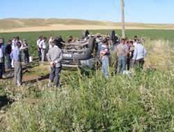 İşçileri taşıyan pikap devrildi: 1 ölü